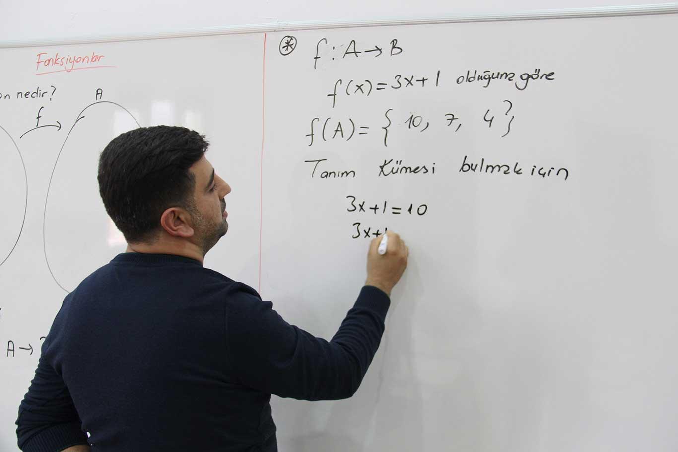 "Bir haftalık ara tatil uygulaması yerinde bir karardır" "Bir haftalık ara tatil uygulaması yerinde bir karardır"
